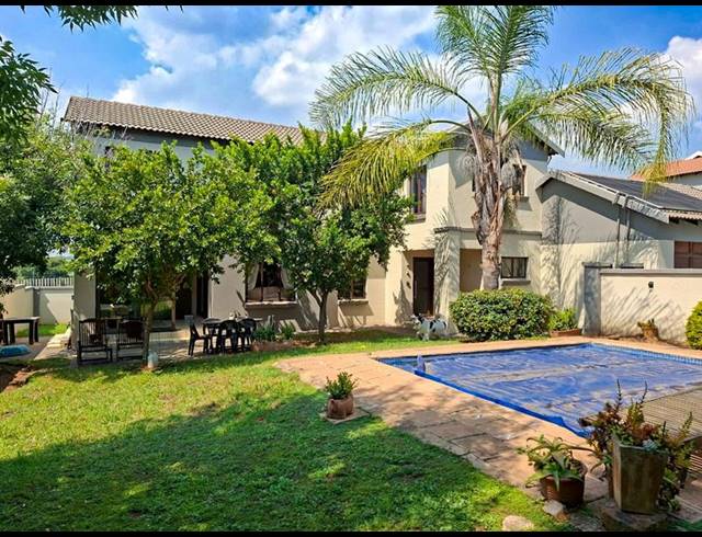 3 BEDROOM HOUSE FOR SALE IN MIDSTREAM ESTATE